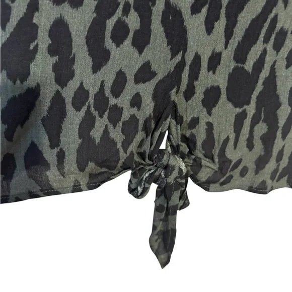 NWT UMGEE BLACK/GREEN ANIMAL PRINT TOP XLARGE #3 - Picture 5 of 9